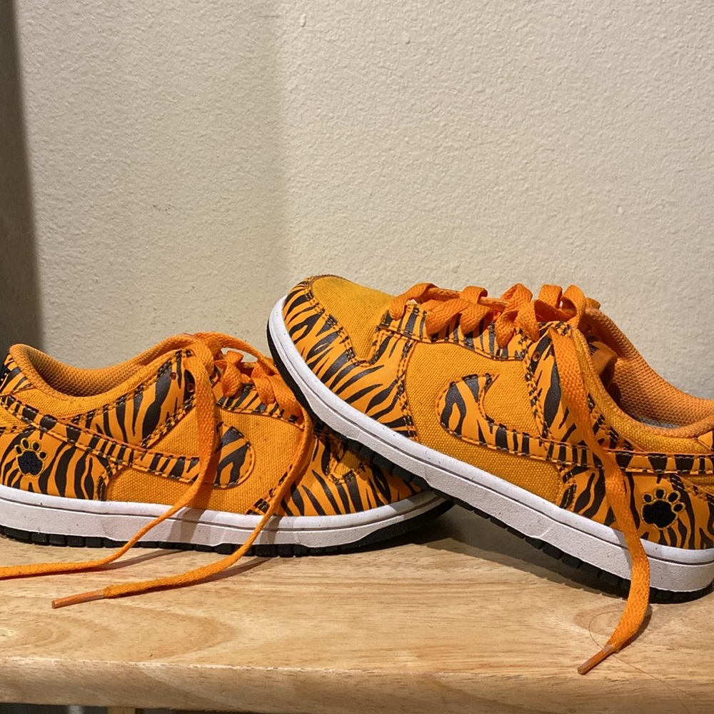 Tiger Nike dunks - Picture 2 of 3